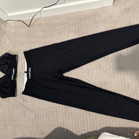 2 piece set - Picture 3 of 3